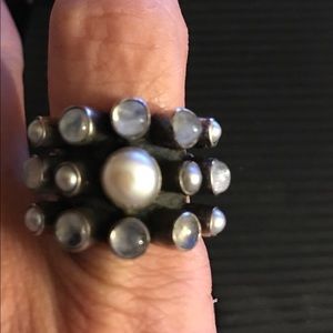 Moonstone Ring & 1 Pearl in the center🌺